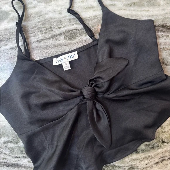 Black silky top size small - Picture 2 of 2